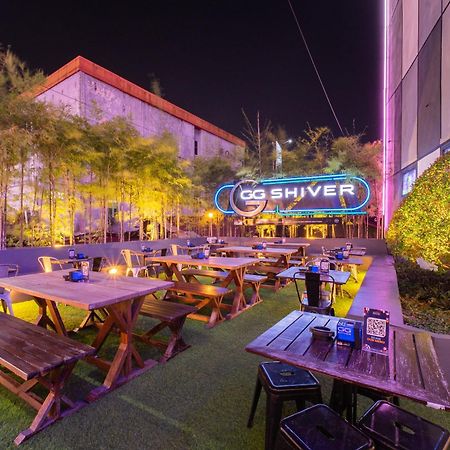 J Icon Hip Hotel 巴厘巴板 外观 照片