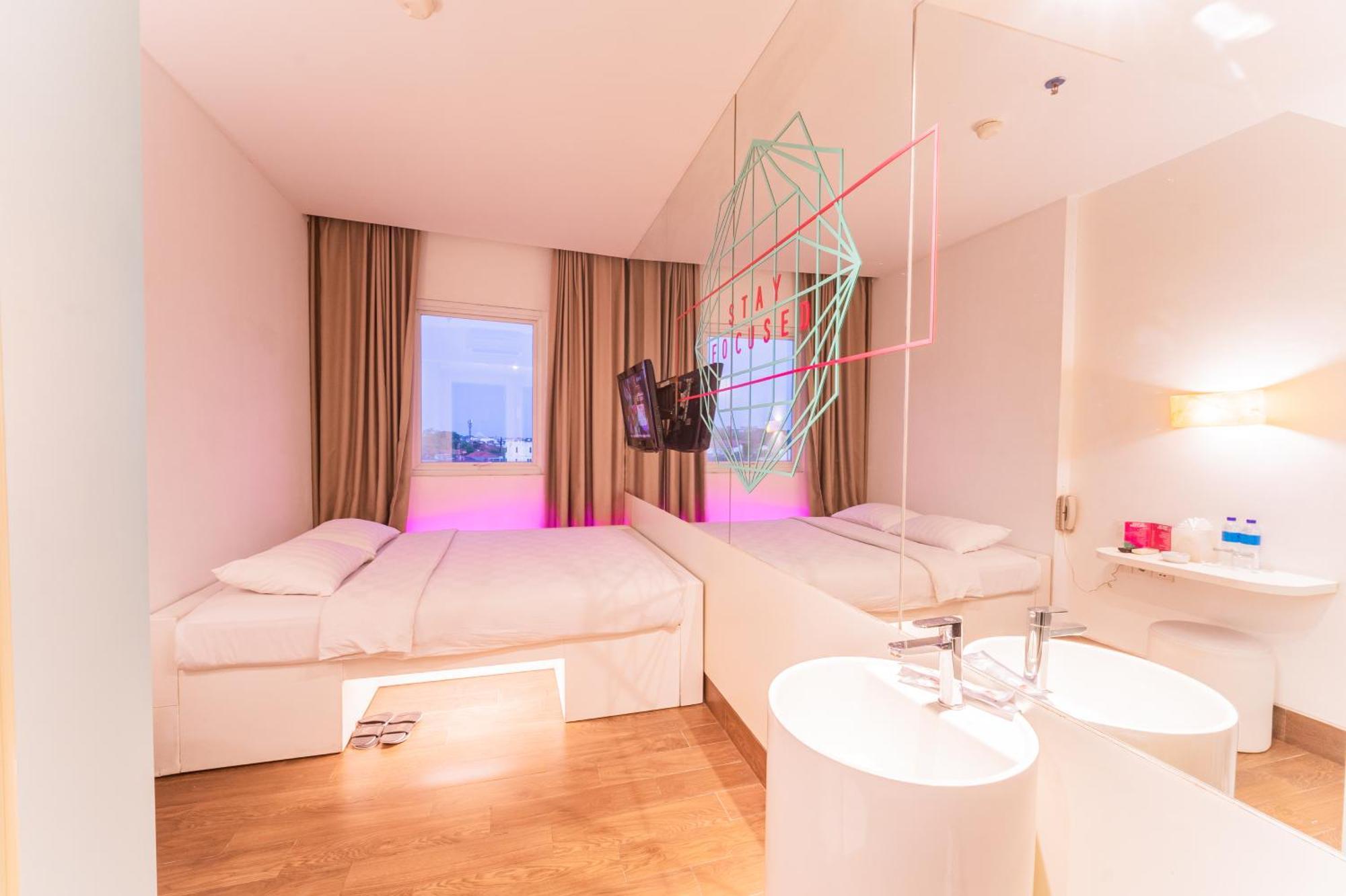 J Icon Hip Hotel 巴厘巴板 外观 照片