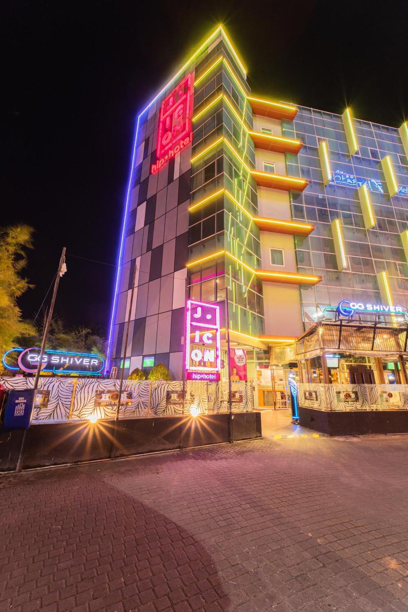 J Icon Hip Hotel 巴厘巴板 外观 照片