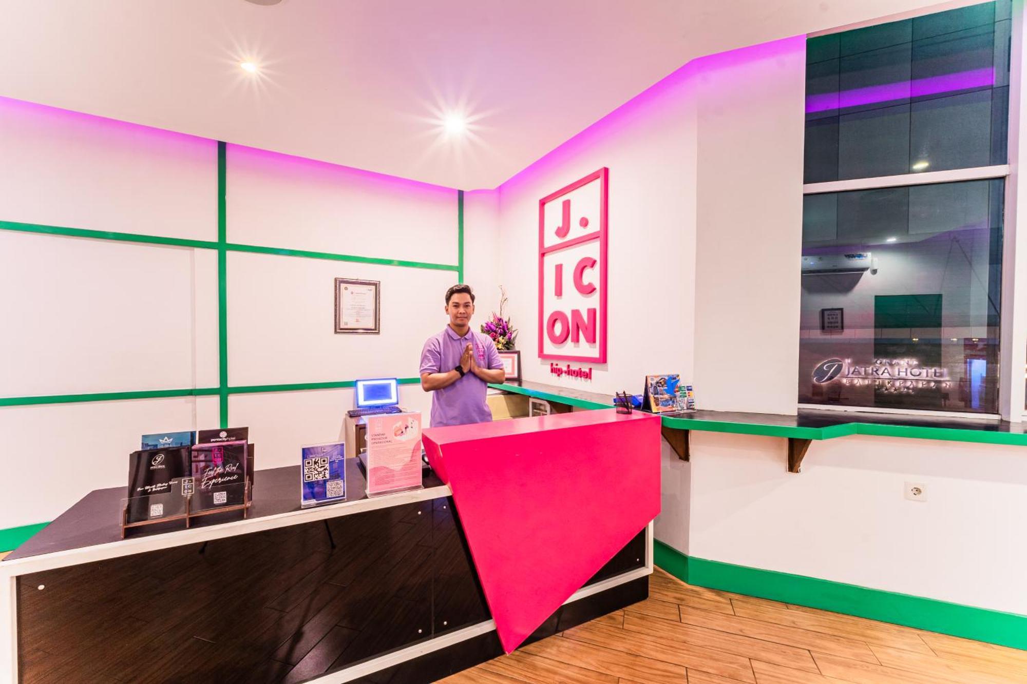 J Icon Hip Hotel 巴厘巴板 外观 照片