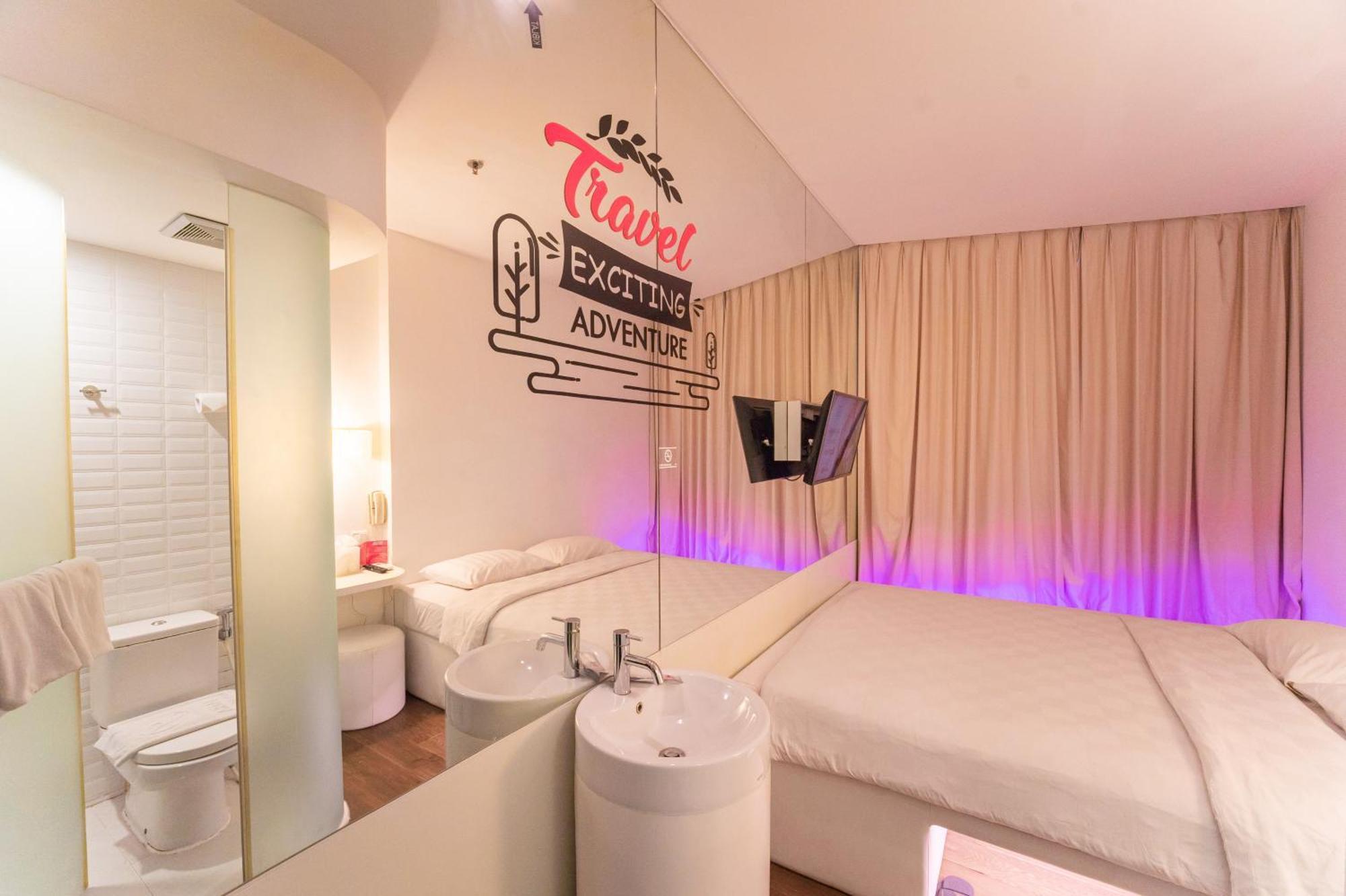 J Icon Hip Hotel 巴厘巴板 外观 照片