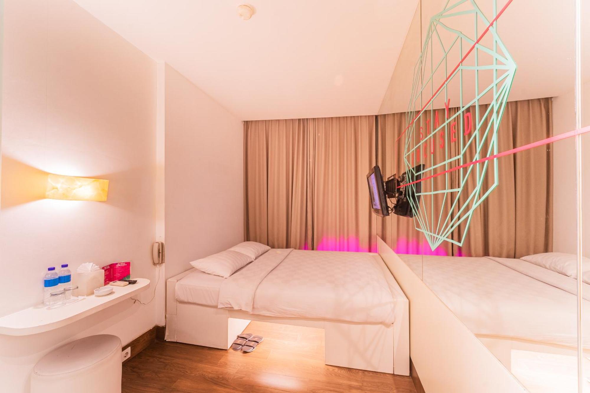 J Icon Hip Hotel 巴厘巴板 外观 照片