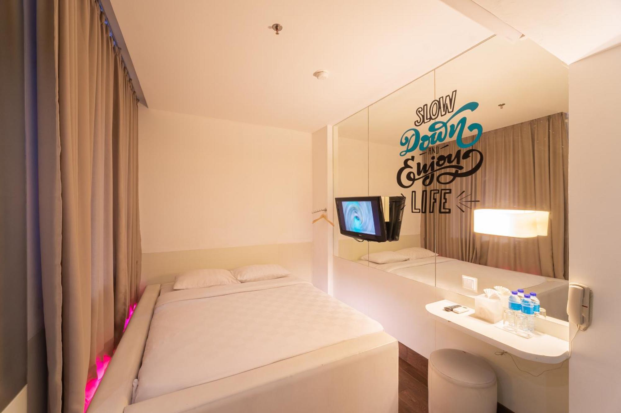 J Icon Hip Hotel 巴厘巴板 外观 照片
