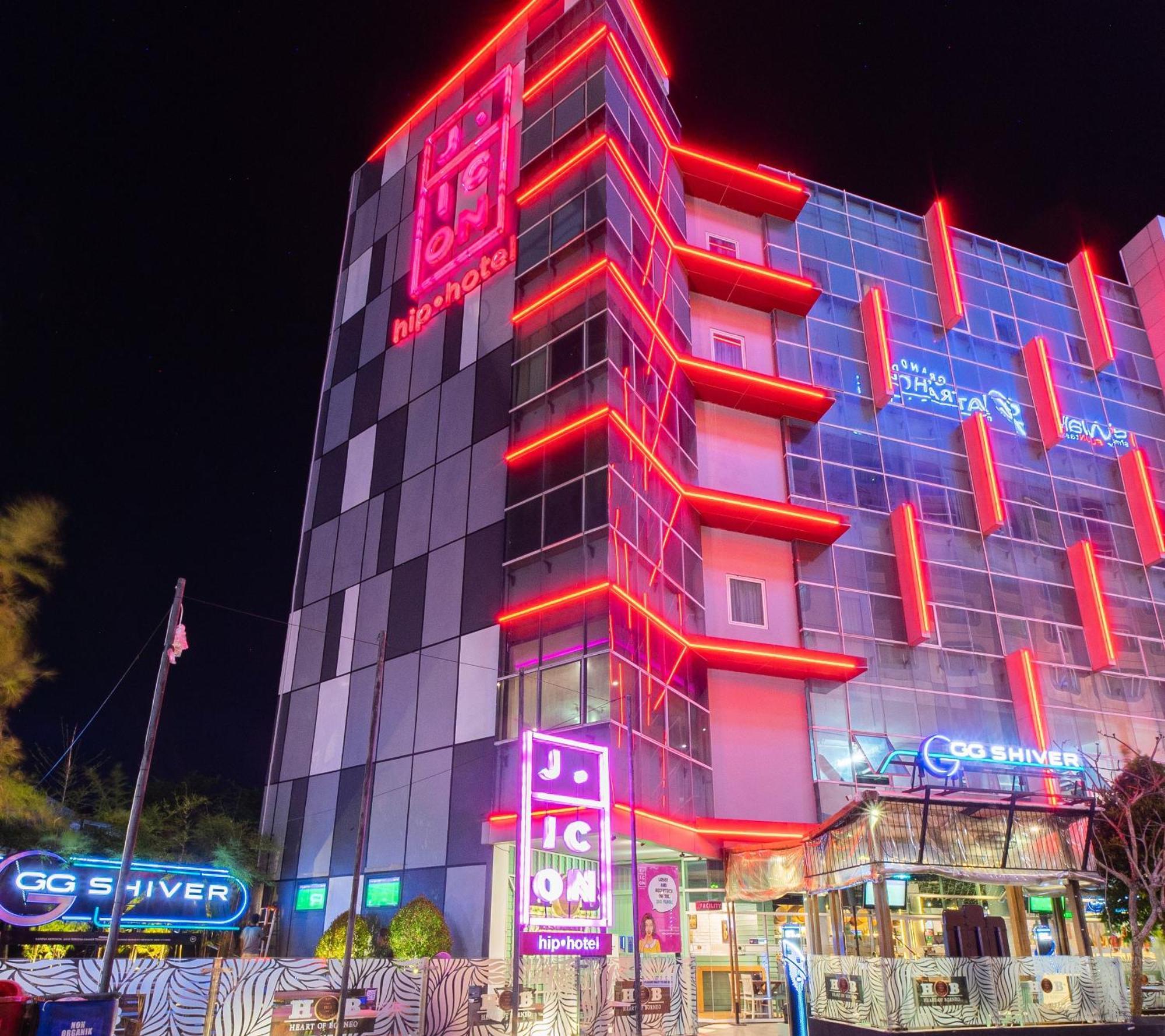J Icon Hip Hotel 巴厘巴板 外观 照片